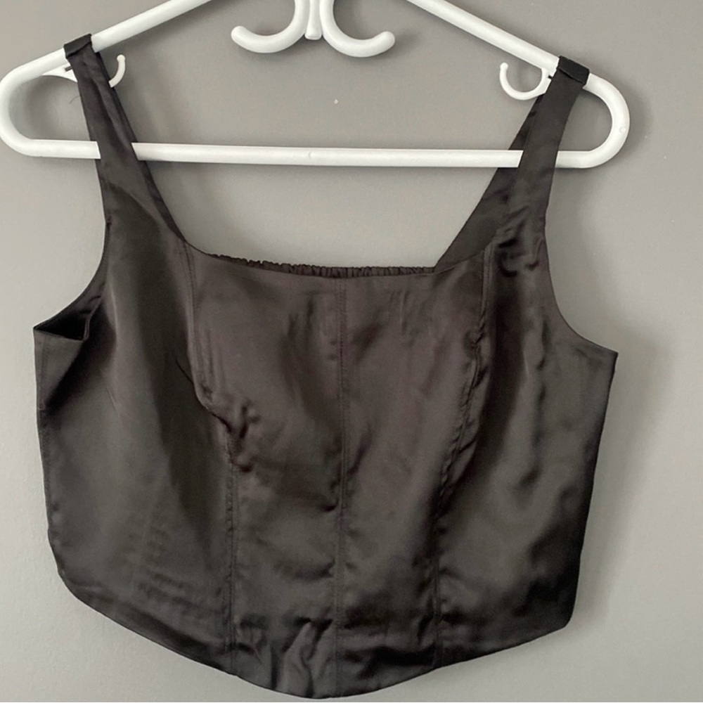 HOUSE OF HARLOW 1960 - Women's Satin Like Black Crop Top Size Medium New